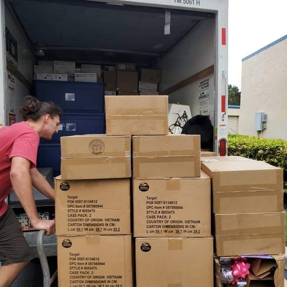 LUXURY ON A DIME LLC - Picture 8 of 16